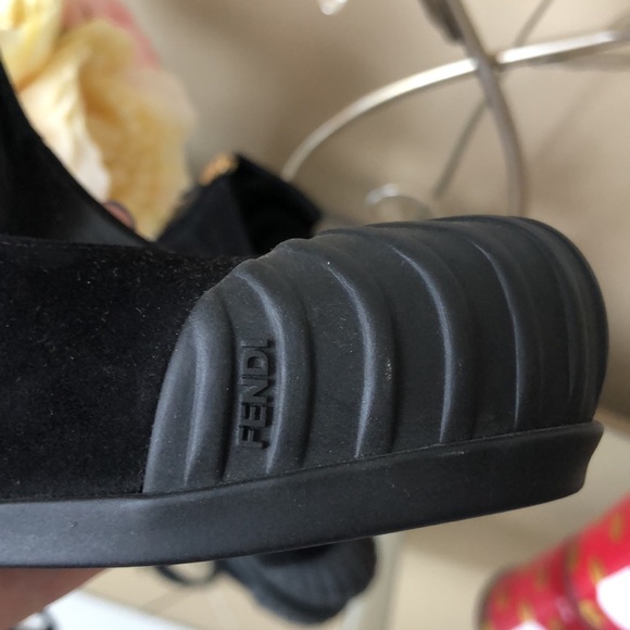 FENDI Runway Décolleté Rubber toe cap Black SUEDE Heels - Picture 12 of 13